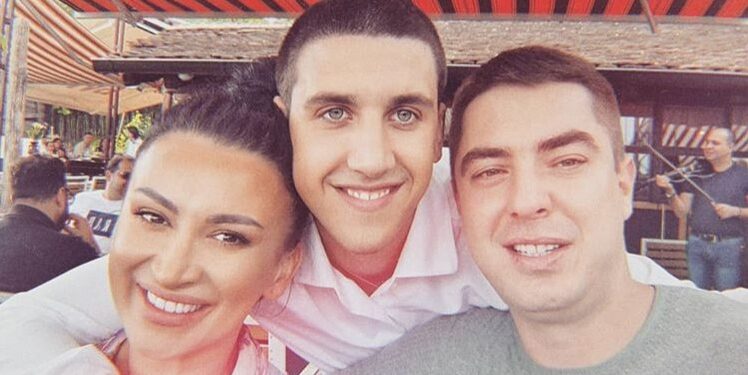 Porodično okupljanje Andreane Čekić sa oženjenim dečkom (FOTO)