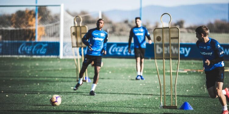 Smešno: Zgode, nezgode, čak i VAR na treninzima Alavesa (VIDEO)