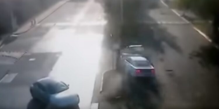 Mladi fudbaler, vozeći 160 km/č, poslao mladence u smrt (VIDEO)