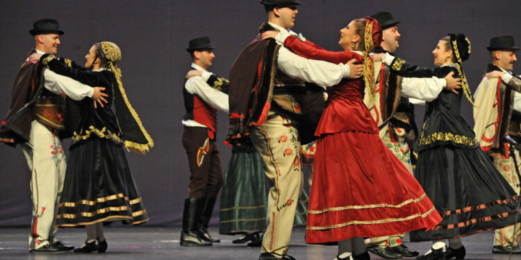 Zapisi sa Evropske smotre folklora (14): U “Zavičaju” tri kolena Roškovića