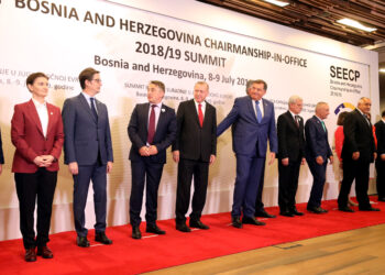 Balkan na staklenim nogama