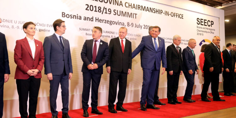Balkan na staklenim nogama
