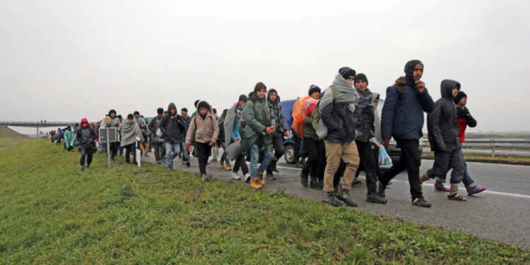 Makron traži od Libije da ne drži migrante u pritvoru