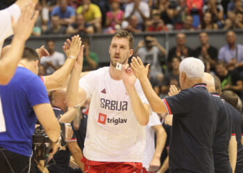 Kuzmić stabilno i sledi buđenje iz kome