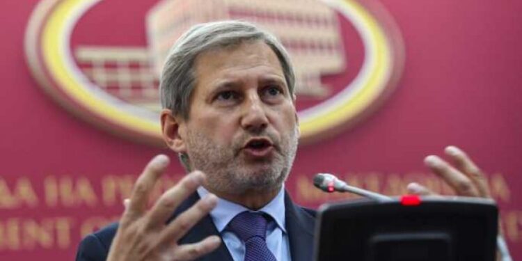 Han: Nema mesta u EU za one koje negiraju Srebrenicu
