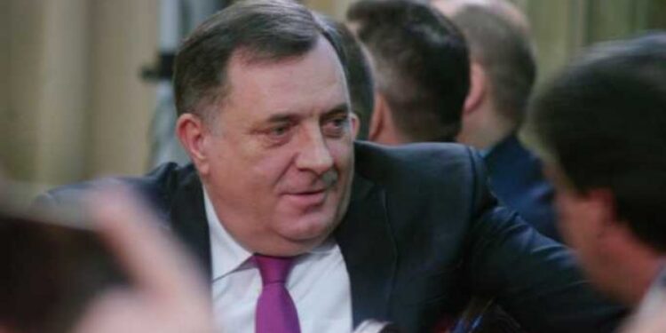 Dodik poručio Incku da računa na referendum o statusu Republike Srpske