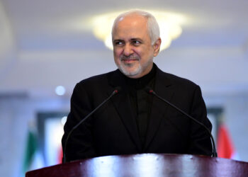 Zarif: Iran će nastaviti da izvozi naftu