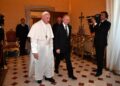 Putin i papa Franja sat vremena iza zatvorenih vrata (VIDEO)