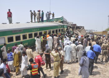 Pakistan: Sudar vozova, u bolnicama vanredno stanje (FOTO)