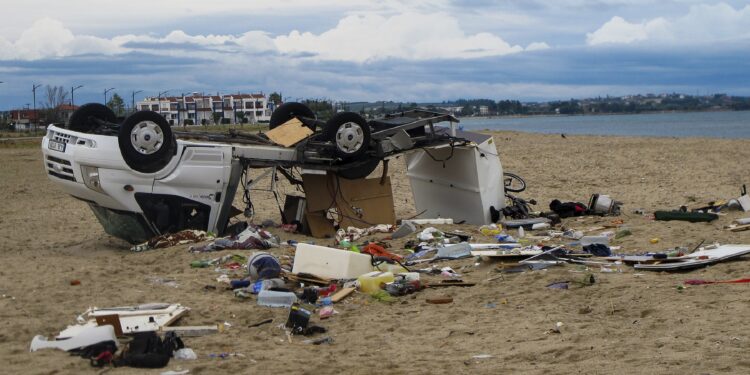 Halkidiki odsečen od sveta, proglašeno vanredno stanje
