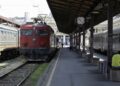 Sudar lokomotive i automobila, jedna osoba povređena