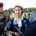 Ursula fon der Lajen najavila ostavku, Merkelova je podržava