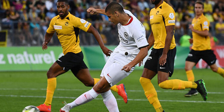 Joveljić se upisao u debaklu Ajntrahta (VIDEO/FOTO)