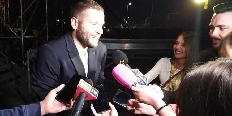 Frontmen Magla benda o budućoj supruzi Jovani i iščekivanju bebe (FOTO, VIDEO)