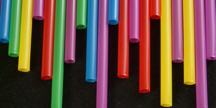 Prva kompanija u regionu koja ukida plastične slamčice