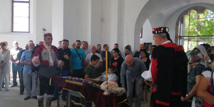 Ostali su nam samo grobovi