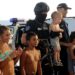 Srpski policajci izmamili dečje osmehe (FOTO)