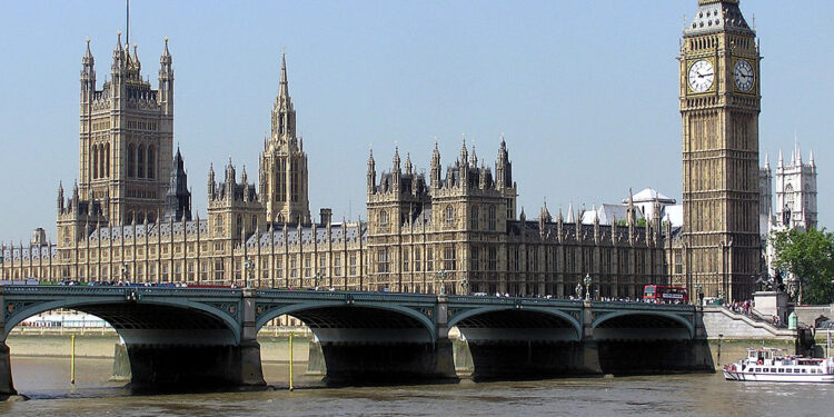 Britanska kraljica suspendovala Parlament