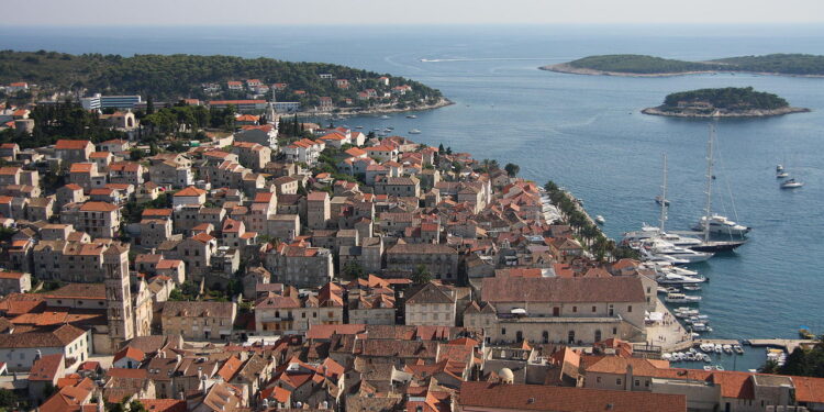 Hvar: Deca otrovana na brodu imaju promene na mozgu