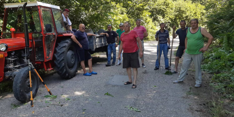 Radne akcije u rodnom kraju: Čistili Reku i vodopad