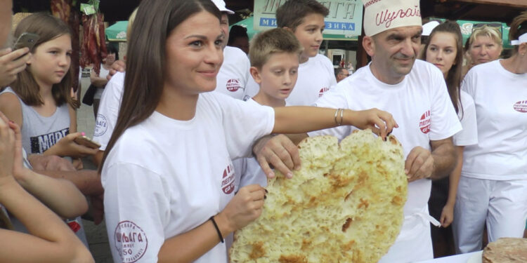 Praznik za gurmane na Žestivalu u Užicu: Lepinja “sa sve” za Ginisa!