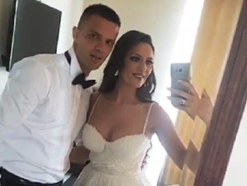 Pevačica Dajana Penezić izgovorila sudbonosno “da” srpskom fudbaleru (FOTO)
