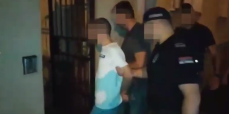 Objavljen snimak hapšenja četvorostrukog ubice iz Jabukovca