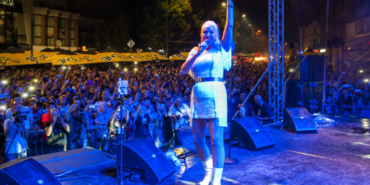 Brena na Roštiljijadi priredila spektakl za 100.000 ljudi (FOTO)