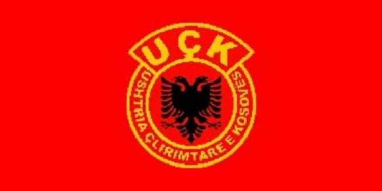 Turisti u Ulcinju slavili UČK, kažnjeni sa 300 evra (VIDEO)