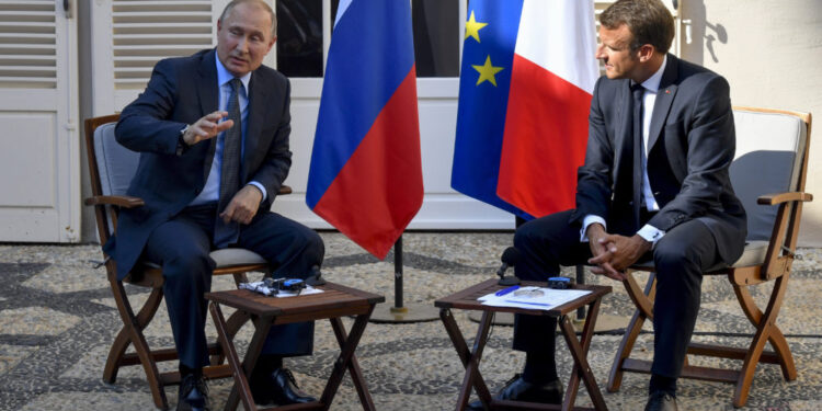 Šta Makron očekuje od susreta sa Putinom?