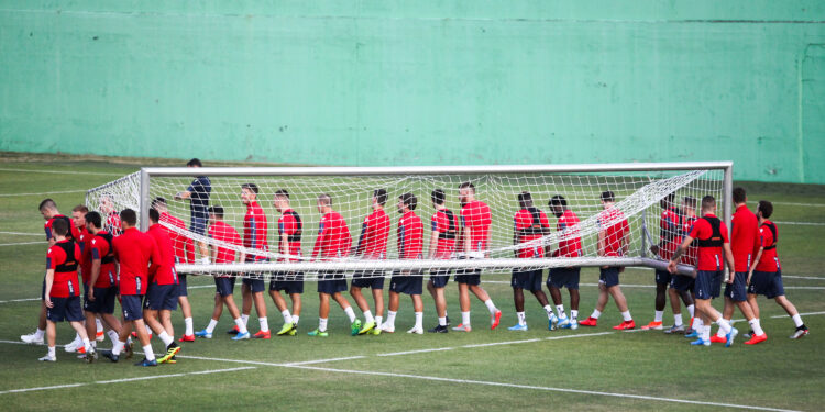 Zvezda odradila trening pred Jang bojs – Poznat sastav? (FOTO)