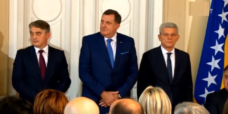 Sve zategnutiji odnosi Sarajeva i Banjaluke: Vrelo leto u Bosni