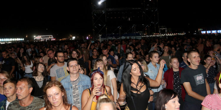 Rekord: 80.000 posetilaca prvog dana na 17. Beer fest-u