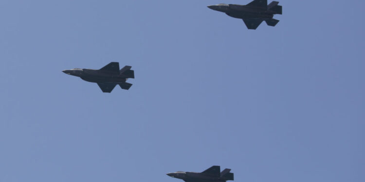 Lovac NATO-a pokušao da priđe avionu Sergeja Šojgua