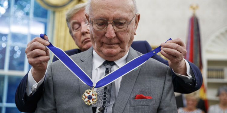 Tramp odlikovao Kuzija „Predsedničkom medaljom Slobode“
