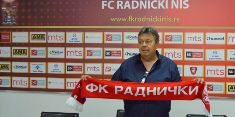 “Ne mogu u Partizan, a ni u Zvezdu, u Vojvodinu mi ne daju –  Ostao je Radnički…”