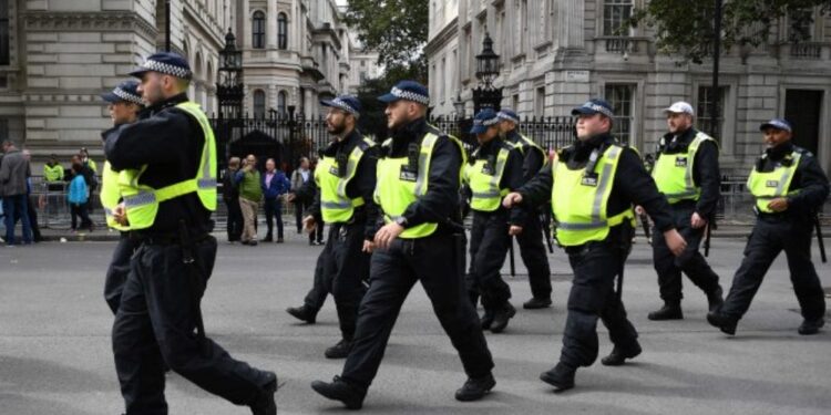 Neredi u Londonu: Desničari napali protivnike Bregzita i policiju (VIDEO)