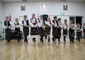 Folklor spaja mlade Srbe