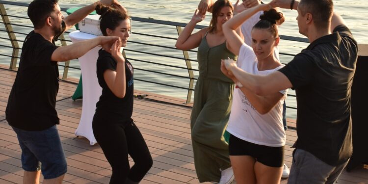 Ne propustite ovog vikenda: Turnir u odbojci na pesku i salsa žurka na Sava Promenadi!