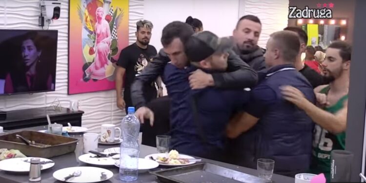 Sprečen veći incident: Dražen nasrnuo na novinara Marka Đedovića (VIDEO)