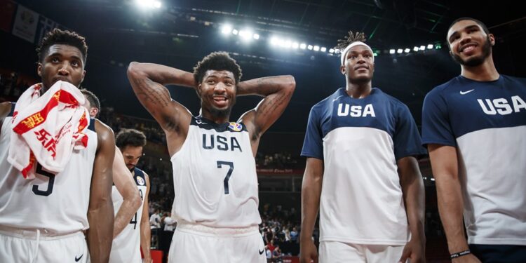 Fitnes Amerikanaca u bazenu (VIDEO)