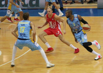 Bez „večitog derbija“ u ABA Superkupu: Primorska iznenadila Zvezdu (VIDEO)