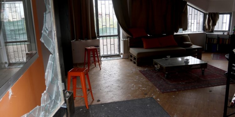 Evo kako izgleda FM play studio posle bačene bombe i šta je suvlasnik rekao (FOTO)