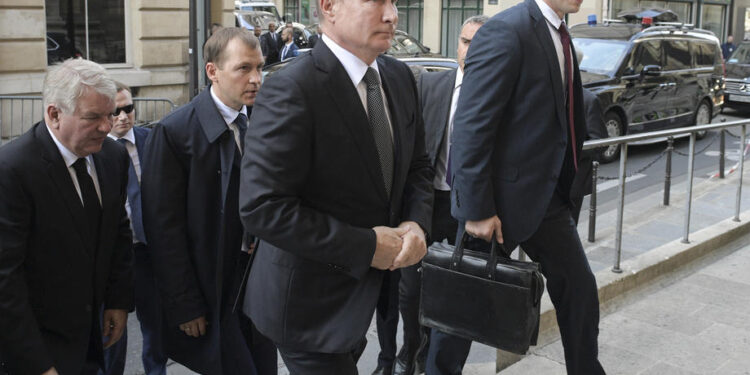 Zbog čega je Putin odbio da ruča u Jelisejskoj palati?