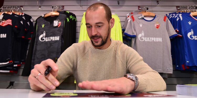 Borjan prodavao karte za Totenhem i družio se sa mališanima