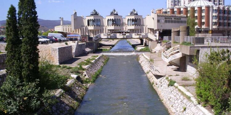 Novi Pazar: Iz škole ukrao lap top i dva projektora
