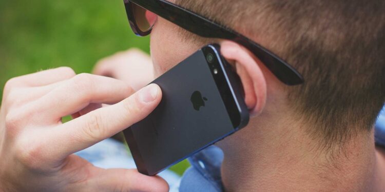 Snouden: Evo kako vas vaši mobilni telefoni špijuniraju