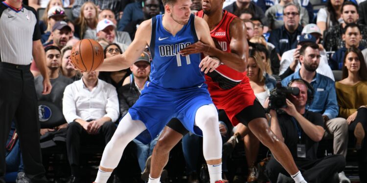 Luda noć u Dalasu – Bobi bez minuta, Portland zaustavio Porzingisa i Dončića (VIDEO)
