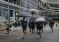 Hongkong: Policija suzavcem na demonstrante