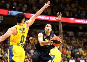 Fenerbahče tone li tone